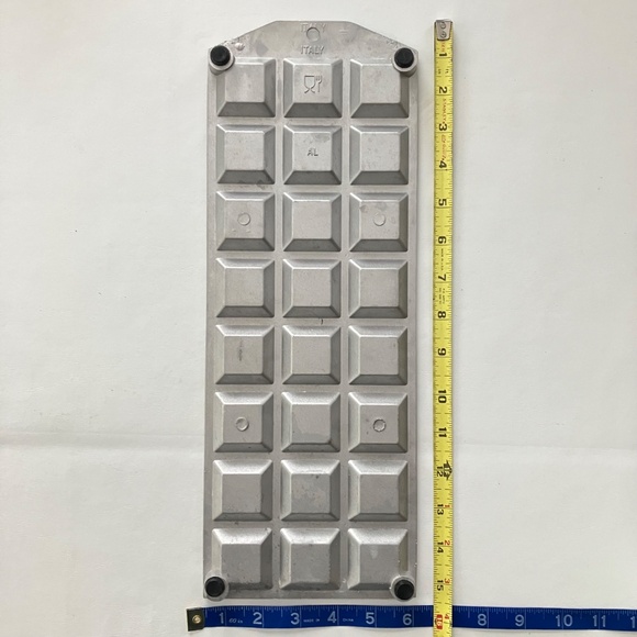 Ravioli Mold for Making 24 Square Ravioli of 32x32 mm with Square Filling Pocket - Picture 4 of 8